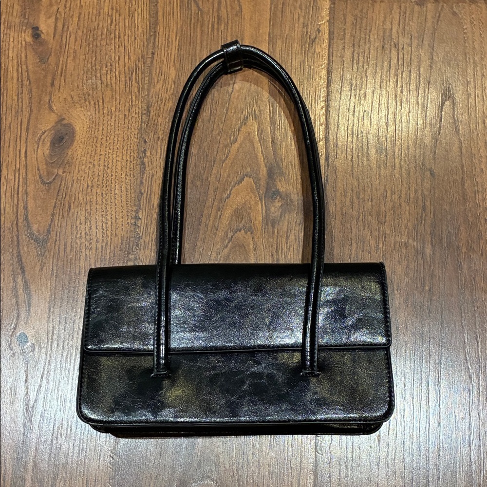 Sleek Black Women's Shoulder Bag